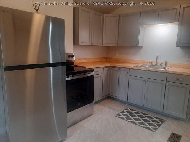 177 East Point Drive, Charleston, WV 25311