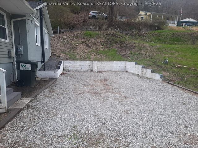 177 East Point Drive, Charleston, WV 25311