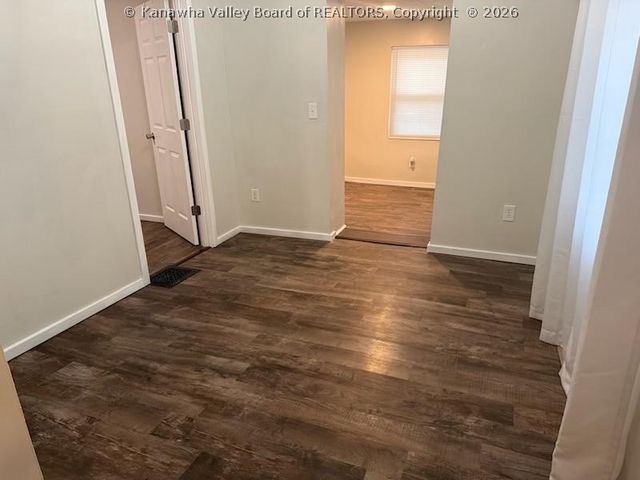 177 East Point Drive, Charleston, WV 25311