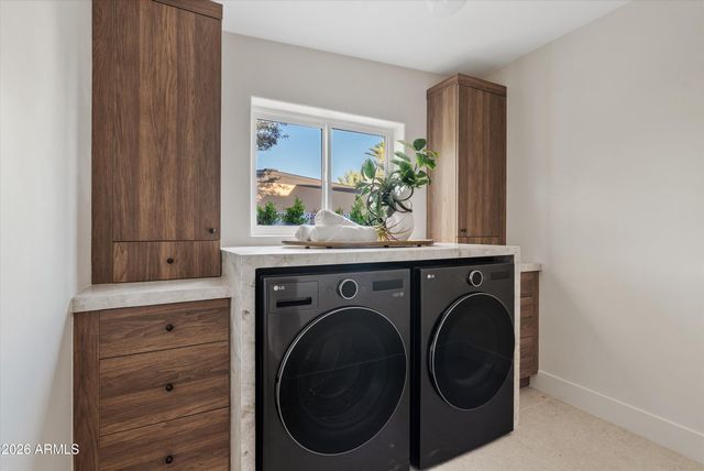 7042 E ORANGE BLOSSOM Lane, Paradise Valley, AZ 85253