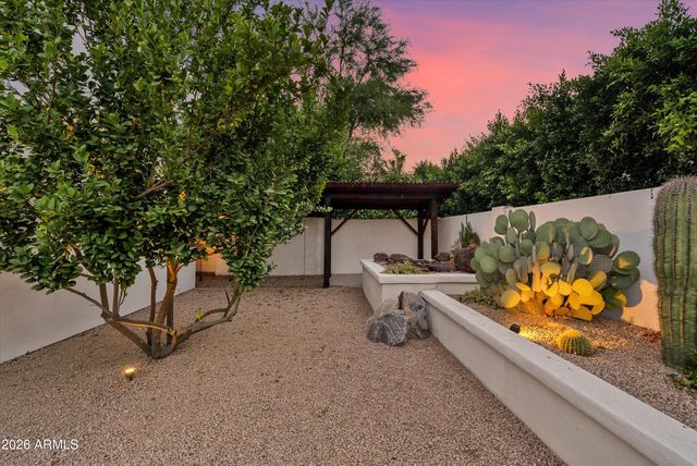 7042 E ORANGE BLOSSOM Lane, Paradise Valley, AZ 85253