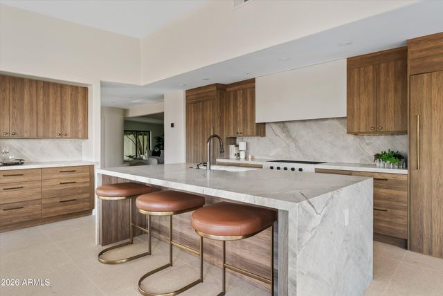 7042 E ORANGE BLOSSOM Lane, Paradise Valley, AZ 85253