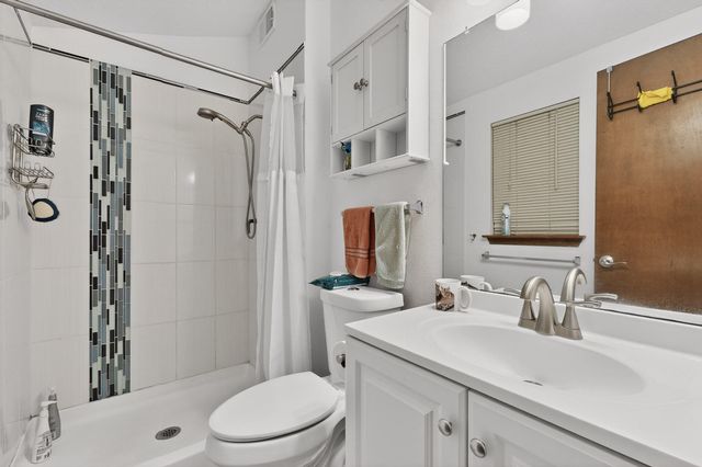 6524 Lamy Street NW, Albuquerque, NM 87120