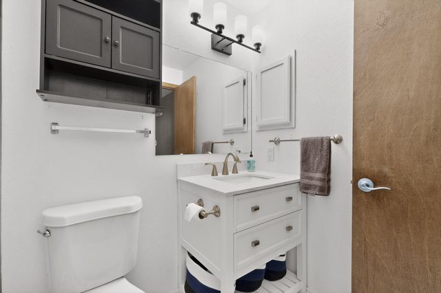 6524 Lamy Street NW, Albuquerque, NM 87120