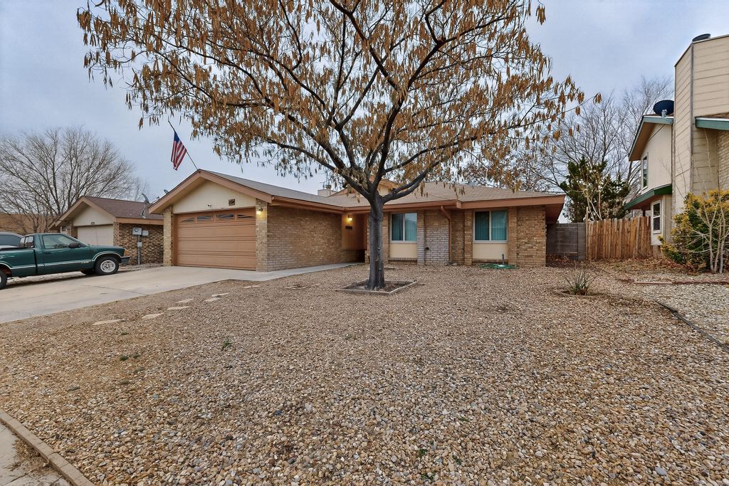 6524 Lamy Street NW, Albuquerque, NM 87120