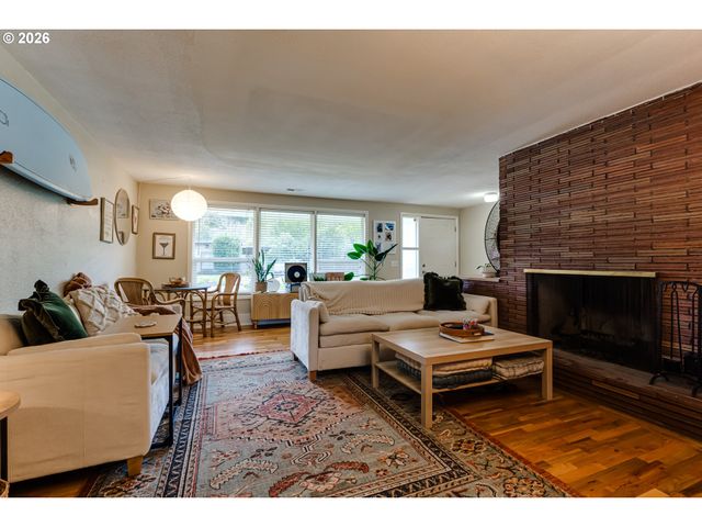 1255 E 24TH Ave, Eugene, OR 97403