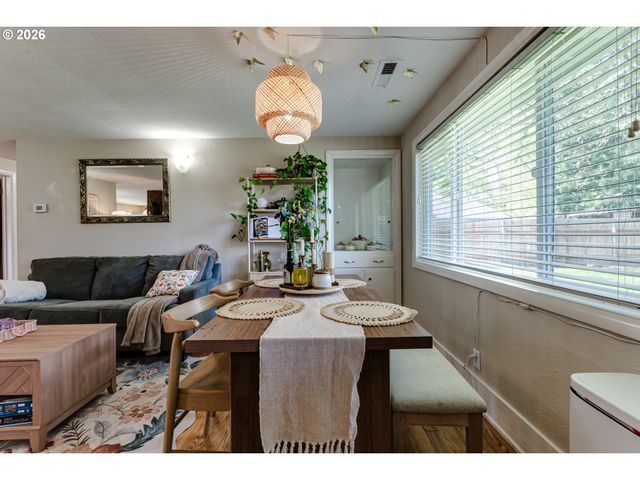 1255 E 24TH Ave, Eugene, OR 97403