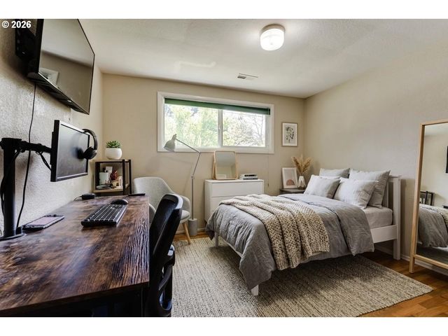 1255 E 24TH Ave, Eugene, OR 97403