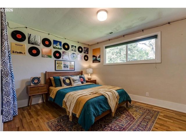 1255 E 24TH Ave, Eugene, OR 97403