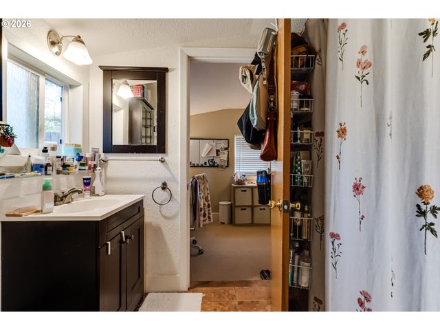 1255 E 24TH Ave, Eugene, OR 97403