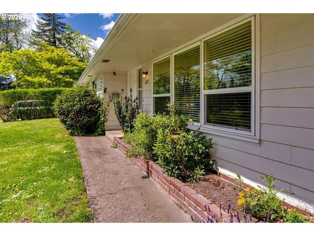 1255 E 24TH Ave, Eugene, OR 97403