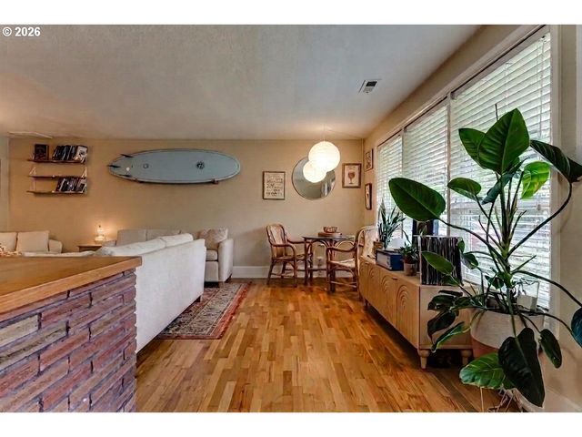 1255 E 24TH Ave, Eugene, OR 97403