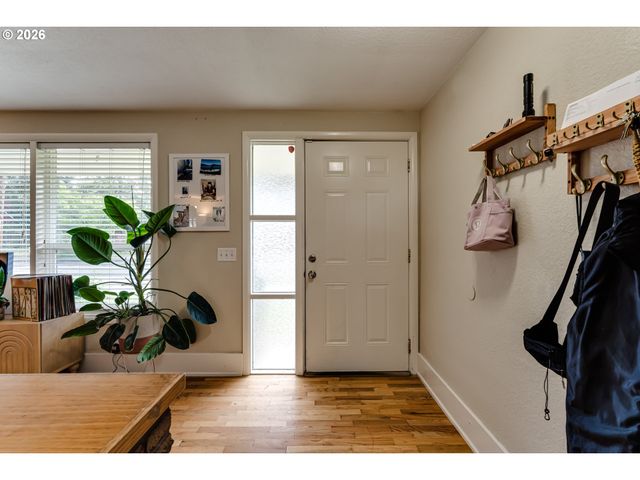 1255 E 24TH Ave, Eugene, OR 97403
