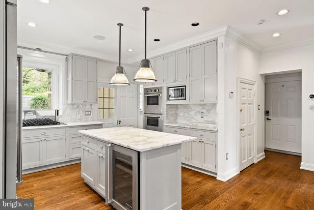 9 NORMAN LN, Philadelphia, PA 19118
