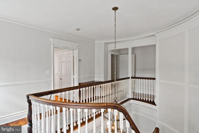 9 NORMAN LN, Philadelphia, PA 19118