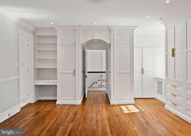 9 NORMAN LN, Philadelphia, PA 19118
