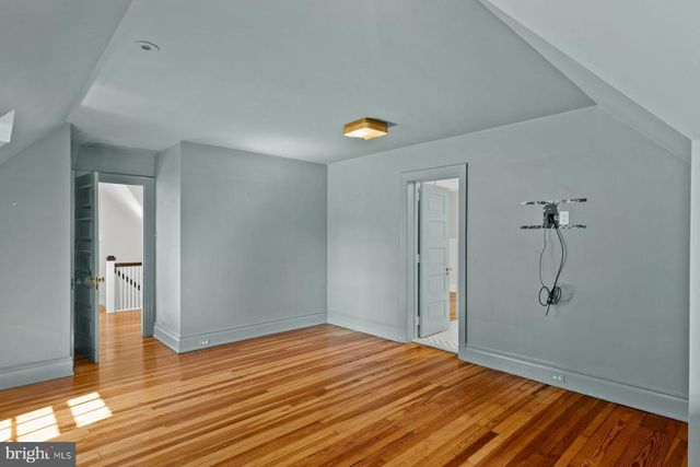 9 NORMAN LN, Philadelphia, PA 19118