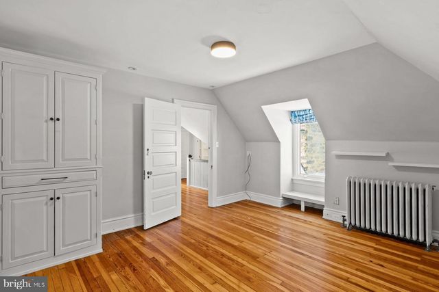 9 NORMAN LN, Philadelphia, PA 19118