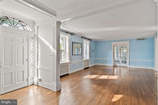 9 NORMAN LN, Philadelphia, PA 19118
