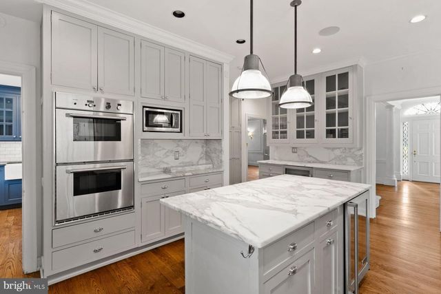9 NORMAN LN, Philadelphia, PA 19118