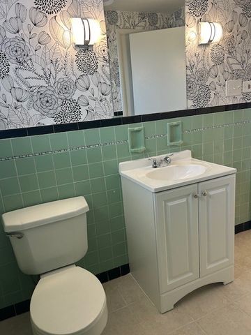 421 Robbins Station Rd, North Huntingdon, PA 15642