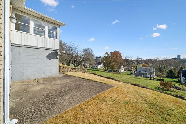 421 Robbins Station Rd, North Huntingdon, PA 15642