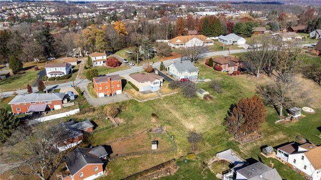 421 Robbins Station Rd, North Huntingdon, PA 15642