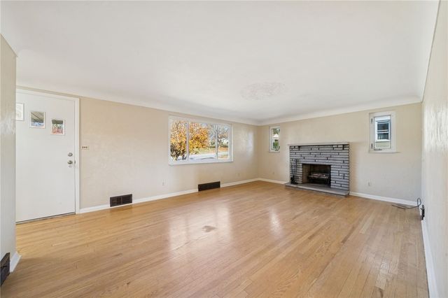 421 Robbins Station Rd, North Huntingdon, PA 15642