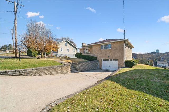 421 Robbins Station Rd, North Huntingdon, PA 15642