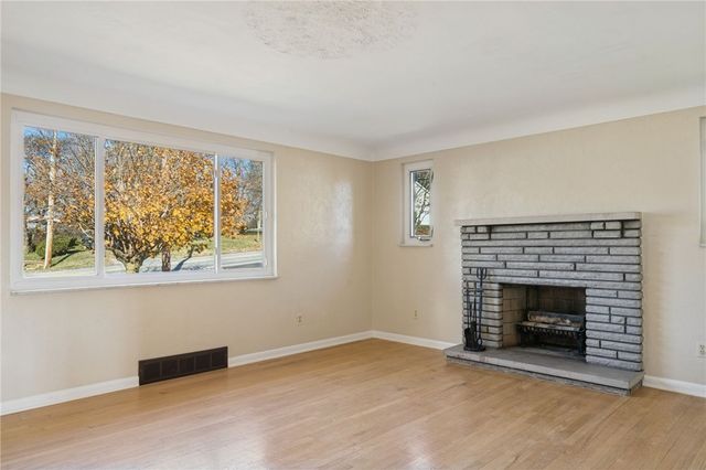 421 Robbins Station Rd, North Huntingdon, PA 15642