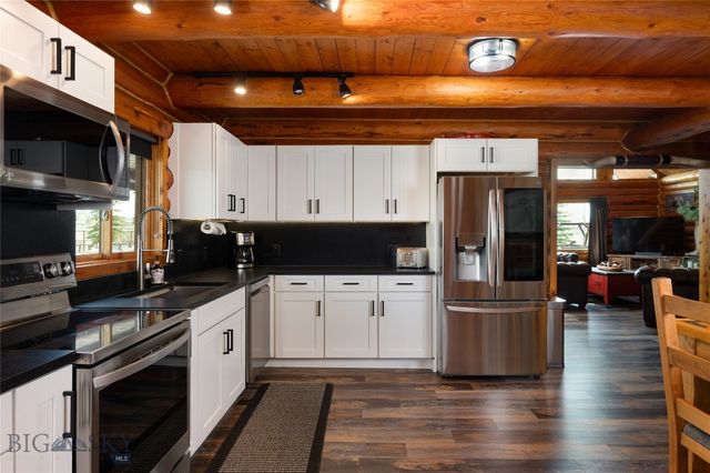 7550 & 7560 Springhill Road, Belgrade, MT 59714