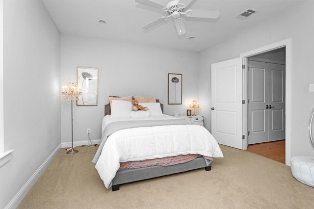 270 Green Boulevard, Shenandoah, TX 77384
