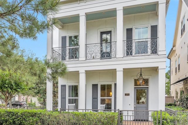 270 Green Boulevard, Shenandoah, TX 77384