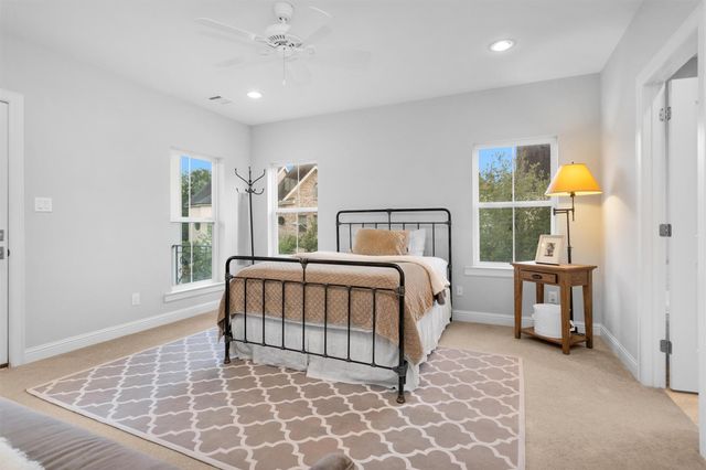 270 Green Boulevard, Shenandoah, TX 77384