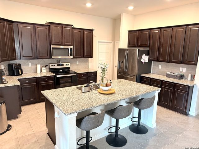 224 PUDU TRL, Cibolo, TX 78108