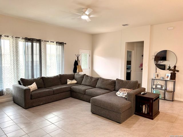 224 PUDU TRL, Cibolo, TX 78108