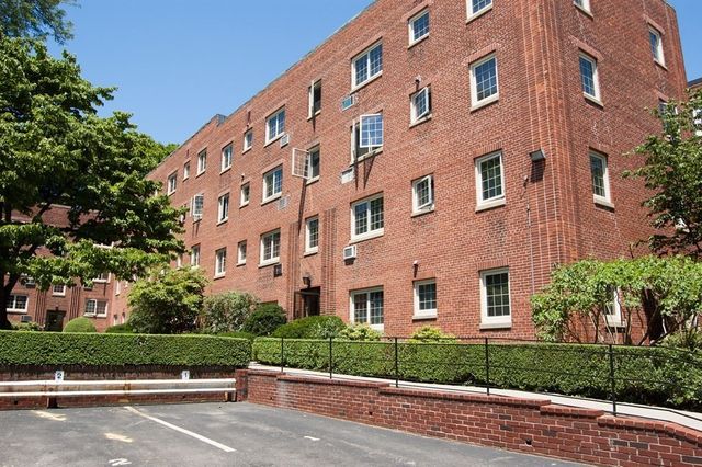 32 Saint Paul Street 7, Brookline, MA 02446