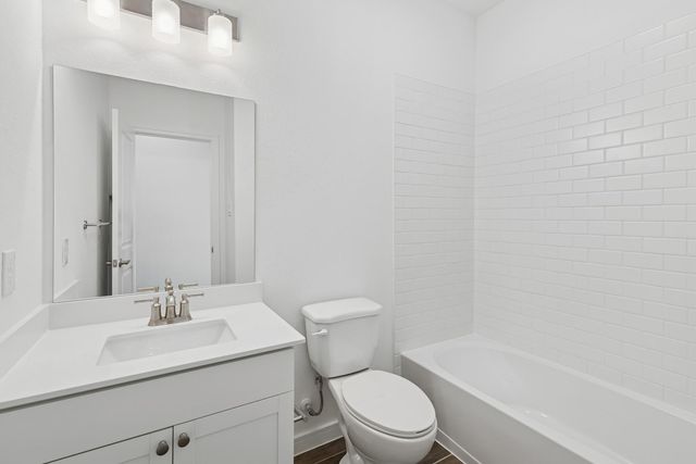 12106 Old Fashion Circle, Mont Belvieu, TX 77535