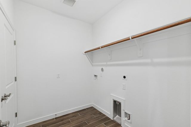 12106 Old Fashion Circle, Mont Belvieu, TX 77535