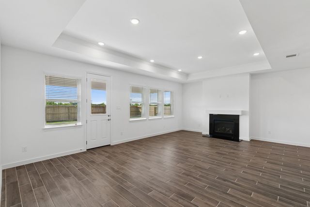 12106 Old Fashion Circle, Mont Belvieu, TX 77535