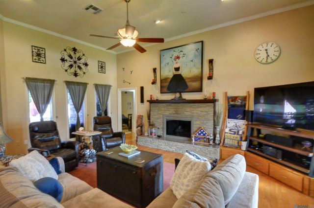14924 Wilmington Dr, Central, LA 70770