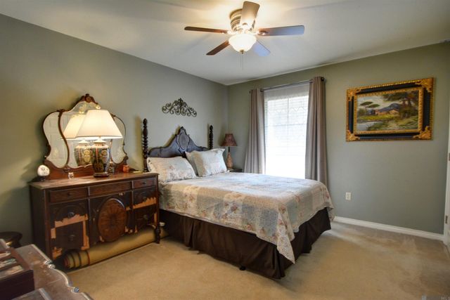 14924 Wilmington Dr, Central, LA 70770