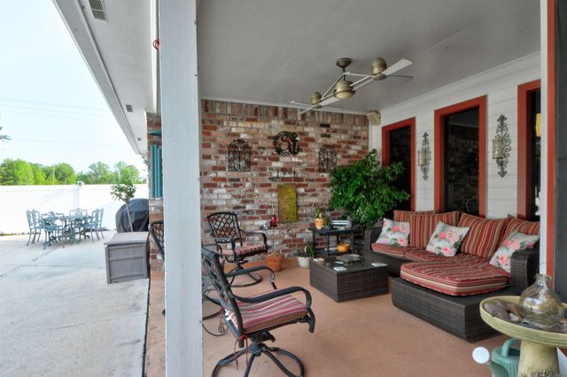 14924 Wilmington Dr, Central, LA 70770