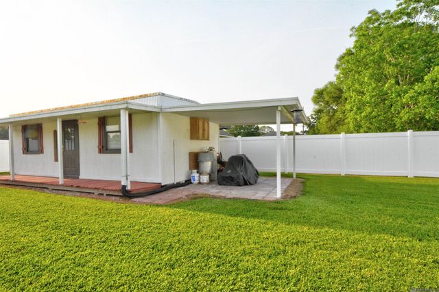 14924 Wilmington Dr, Central, LA 70770