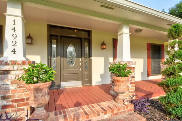 14924 Wilmington Dr, Central, LA 70770