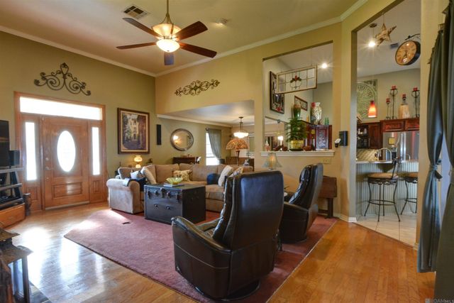 14924 Wilmington Dr, Central, LA 70770