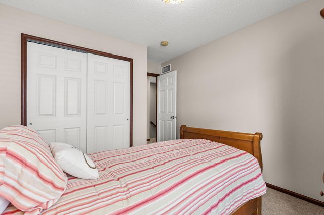 9890 Switch Grass Lane, Eden Prairie, MN 55347