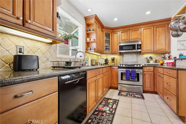 22923 Elkwood, West Hills, CA 91304