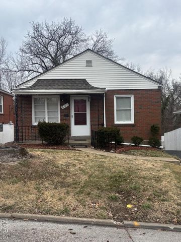 6705 Kenwood Drive, St Louis, MO 63121