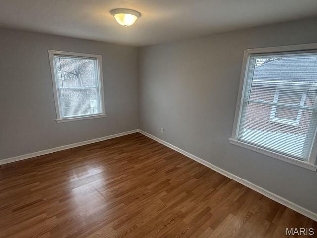 6705 Kenwood Drive, St Louis, MO 63121